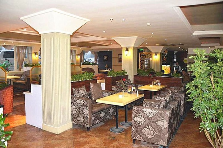 Hotel Interior 6 of 32