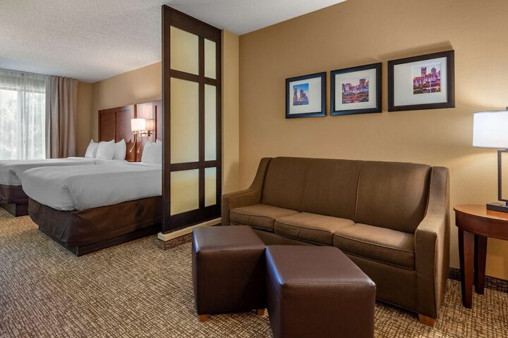1 King Bed Suite (21 of 30)