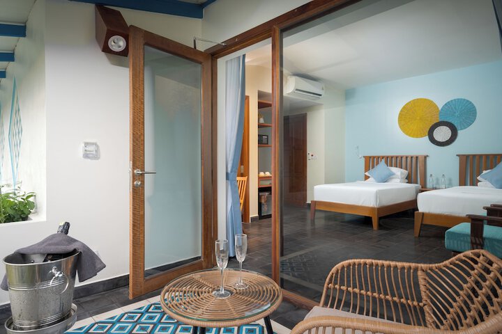 Room 7 of 90