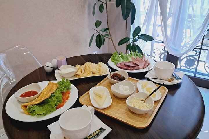 Breakfast/Coffee Service 8 of 11