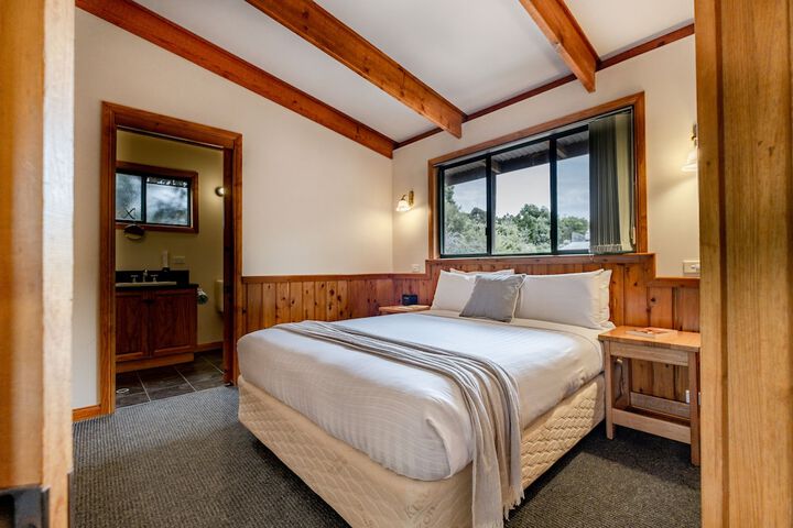 Room 2 of 28