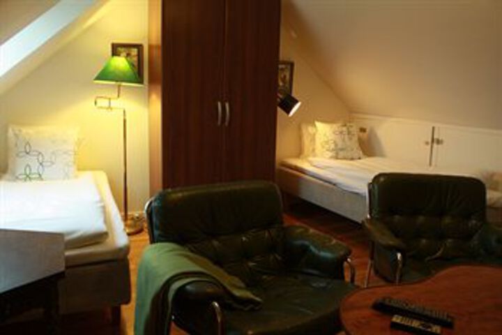 Room 11 of 43