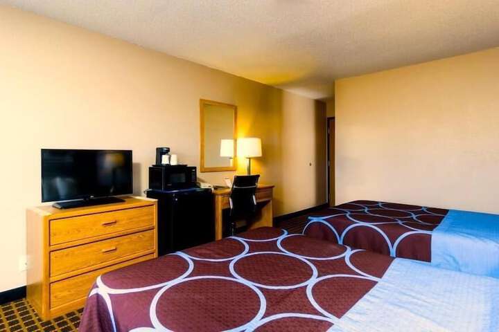 2 Double Beds (8 of 11)