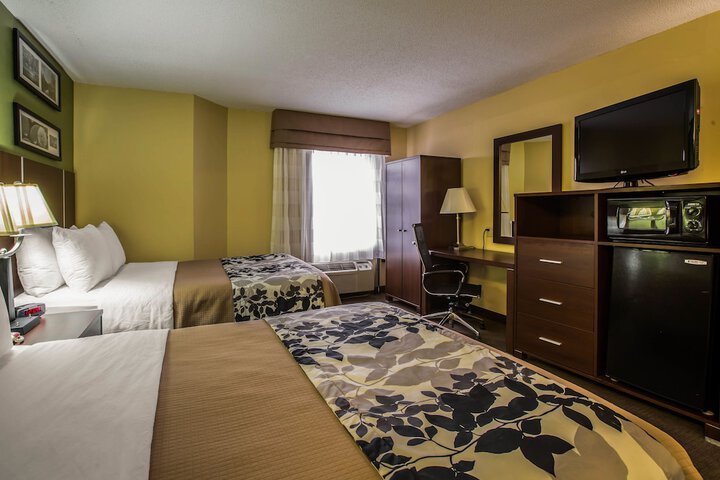 2 Double Beds (3 of 10)