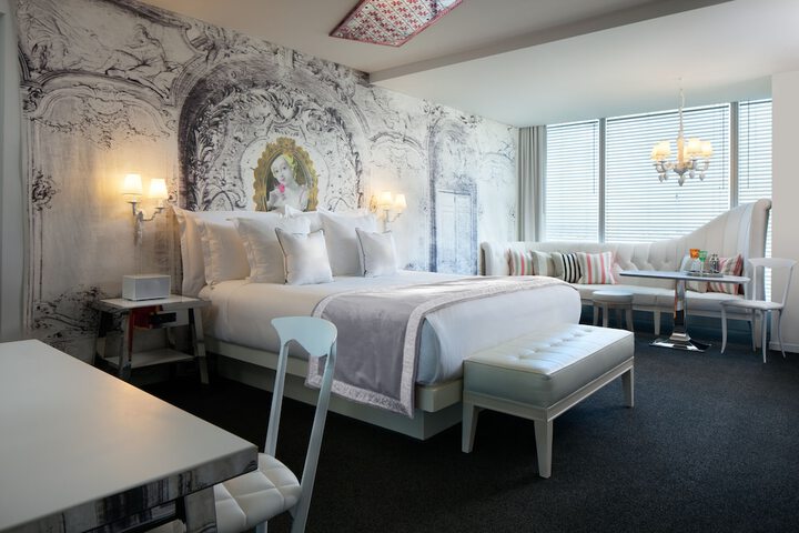 Accessible King Size Bed (41 of 50)