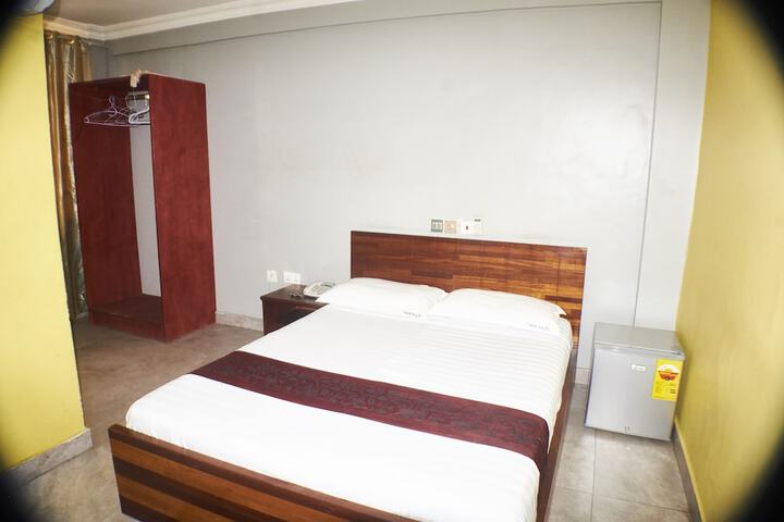 Room 6 of 58