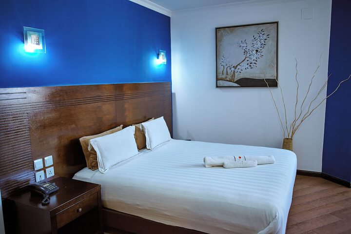 Room 16 of 39