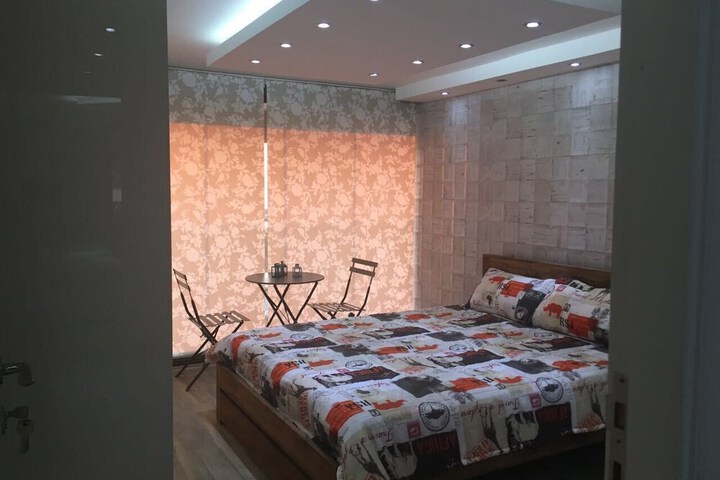 Room 2 of 29