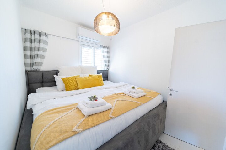 Room 5 of 22