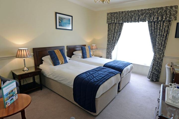 Room 4 of 82