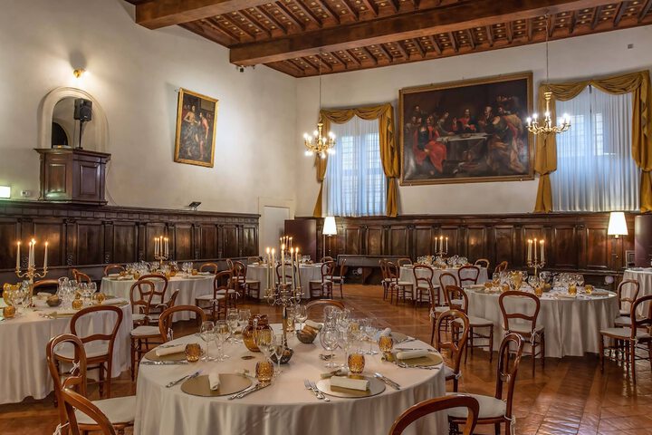 Ballroom/Hall 36 of 44