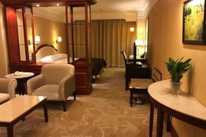Room 17 of 43