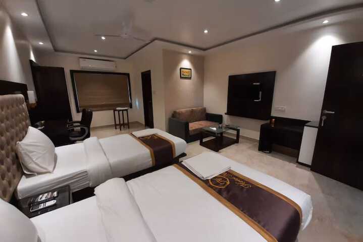 Room 9 of 21