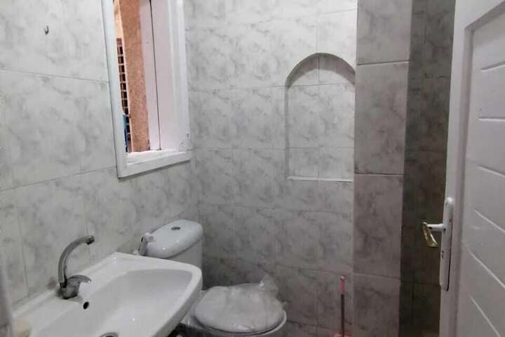 Room 18 of 33
