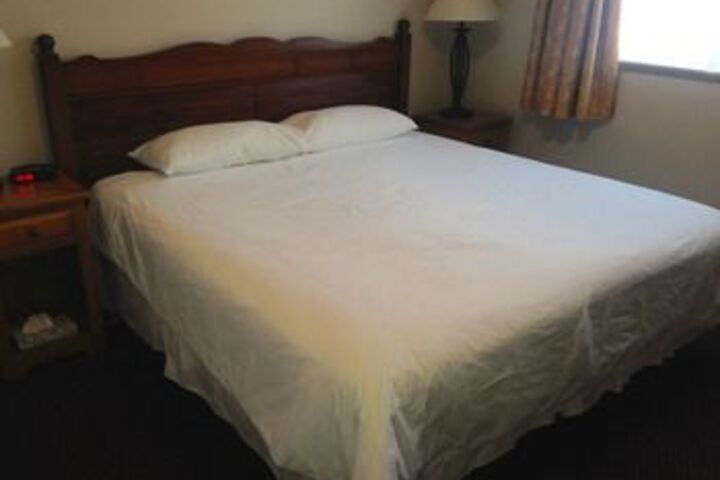 Room 11 of 50
