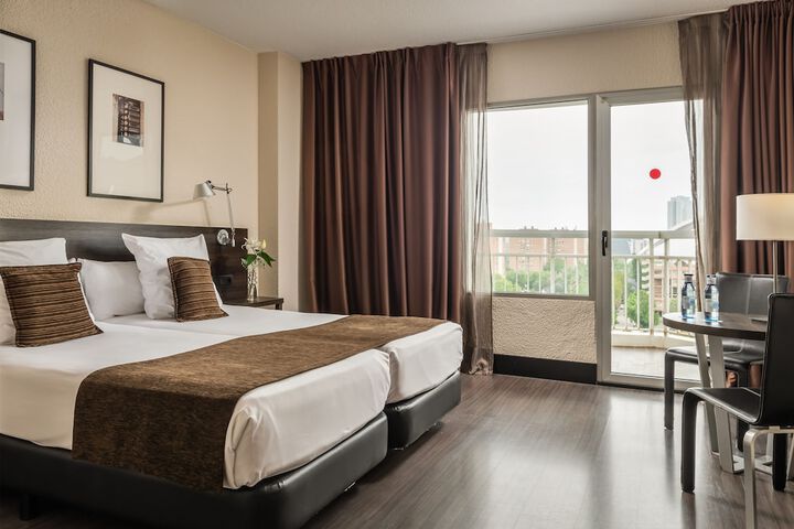 Room 7 of 42