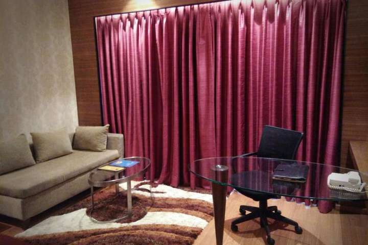 Room 22 of 37