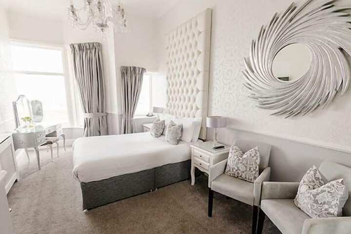 Room 28 of 44