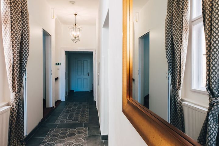 Ballroom/Hall 74 of 93