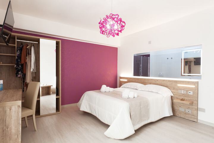 Room 13 of 27