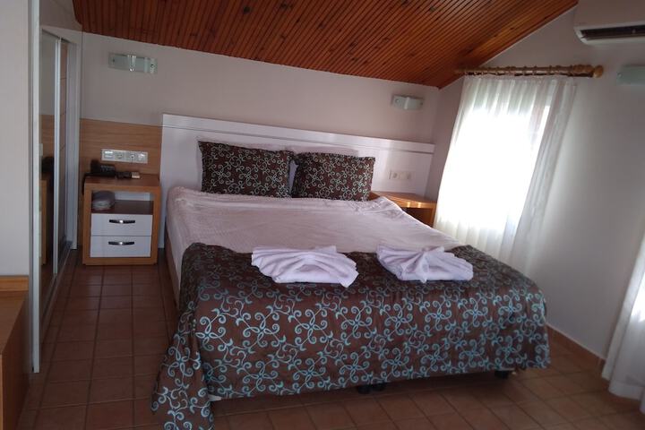 Room 3 of 123