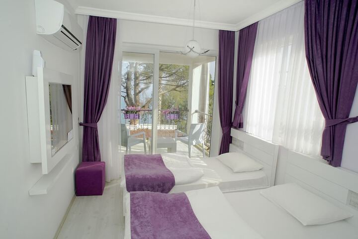 Room 51 of 73