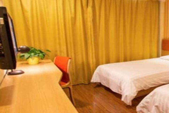 Room 3 of 13