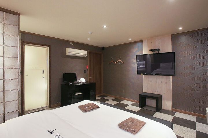 Room 75 of 121