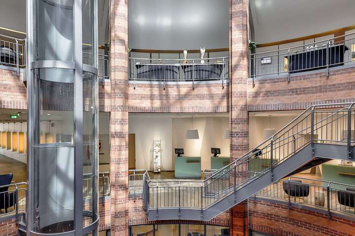 Guest Lobby