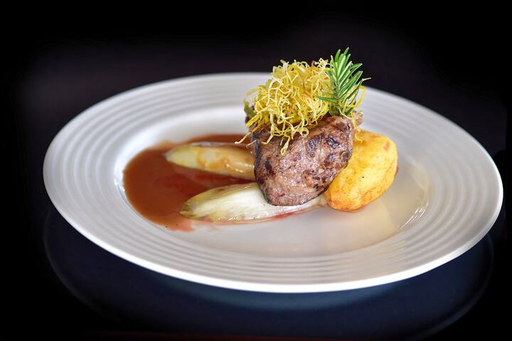 Dining 229 of 411