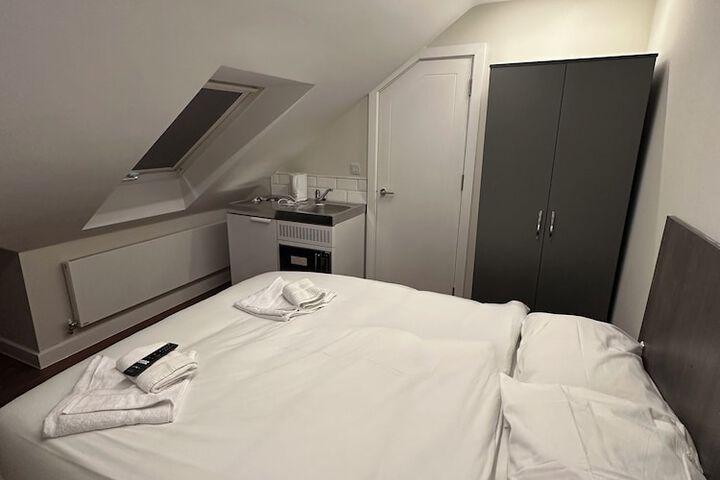 Room 5 of 23