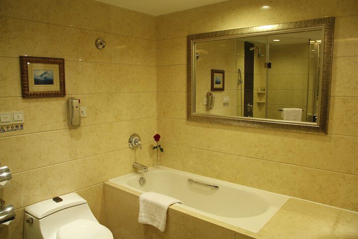 Room 28 of 53