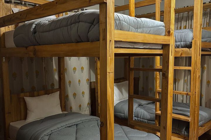Room 4 of 34