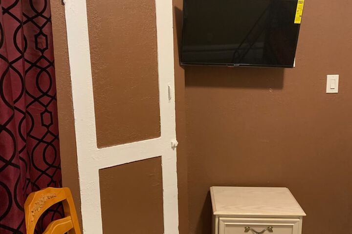 Room 18 of 129