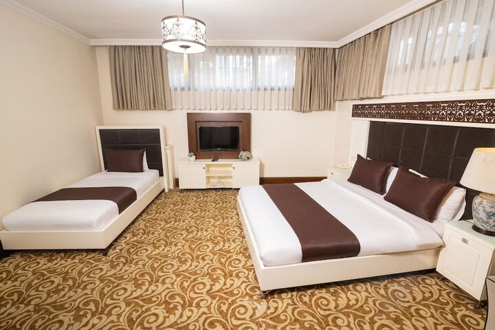 Room 5 of 40