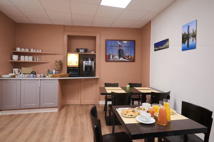 Breakfast area