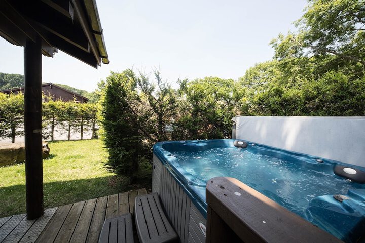 Hot Tub 140 of 150