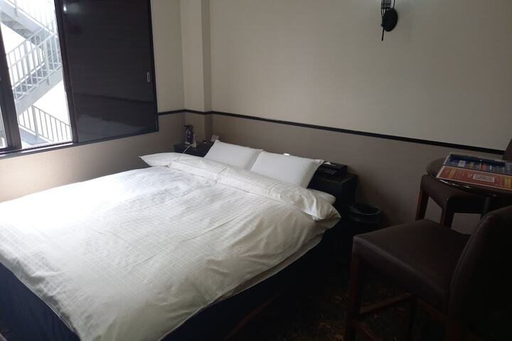 Room 25 of 51