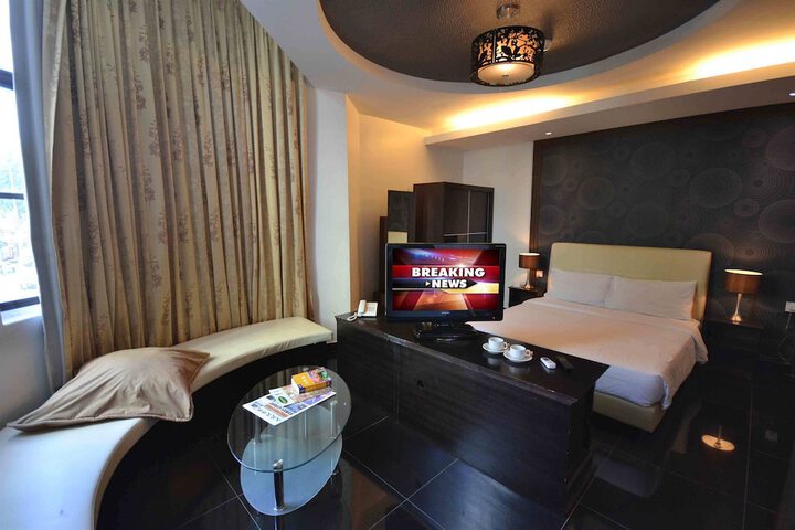 Room 7 of 48