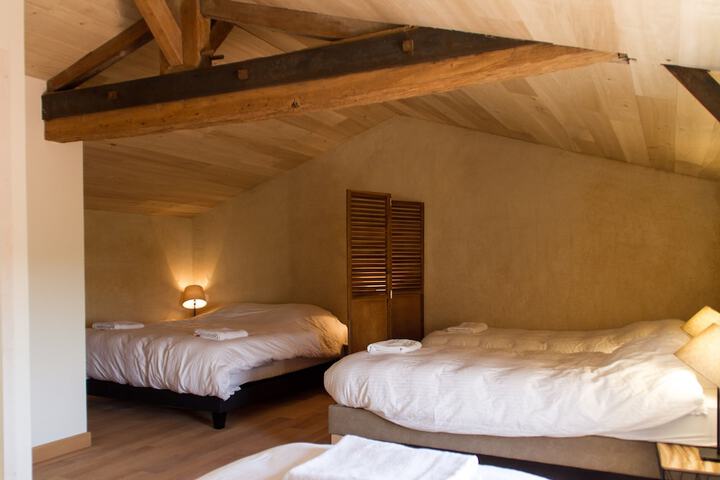 Room 9 of 26