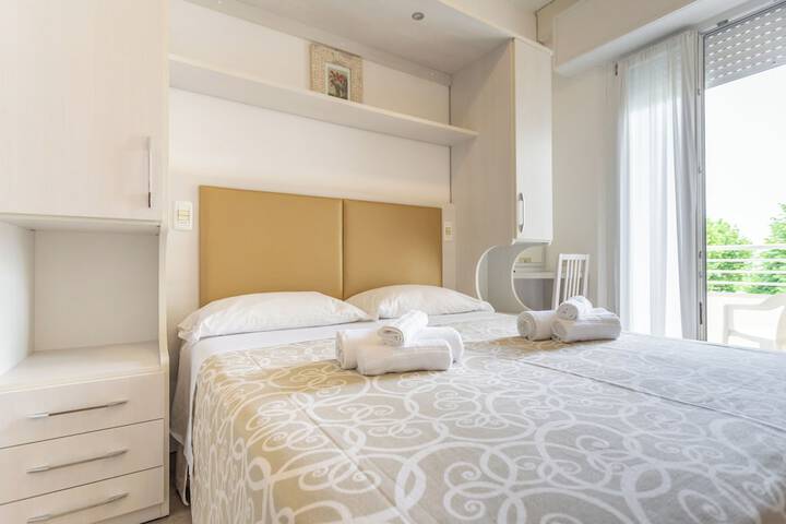 Room 5 of 26