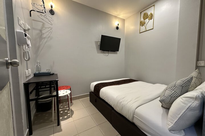 Room 47 of 80