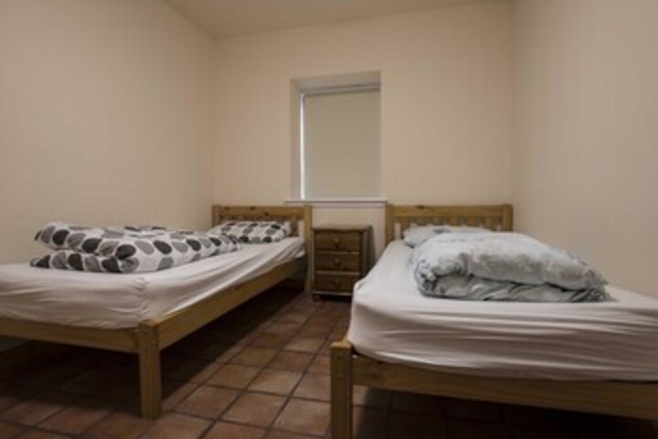 Room 76 of 162