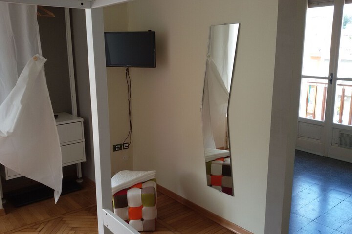 Room 14 of 28