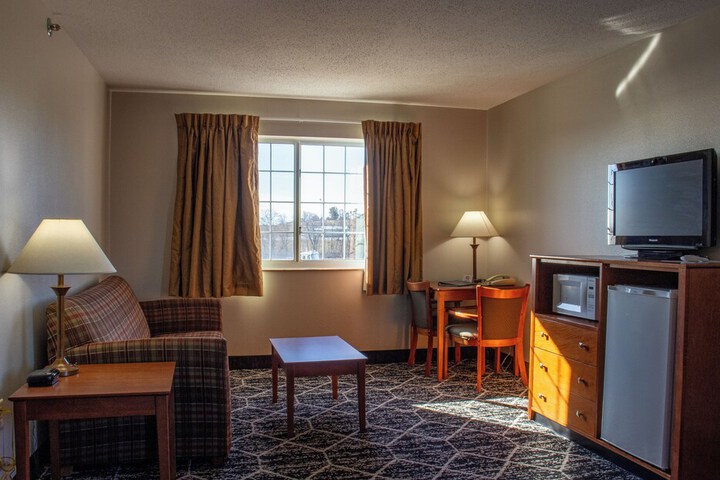 Room 8 of 12