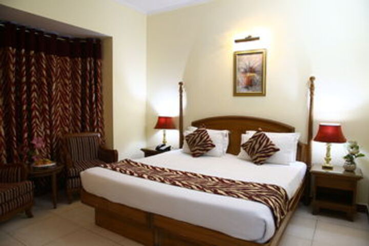 Room 9 of 21