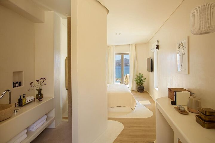 Room 14 of 60