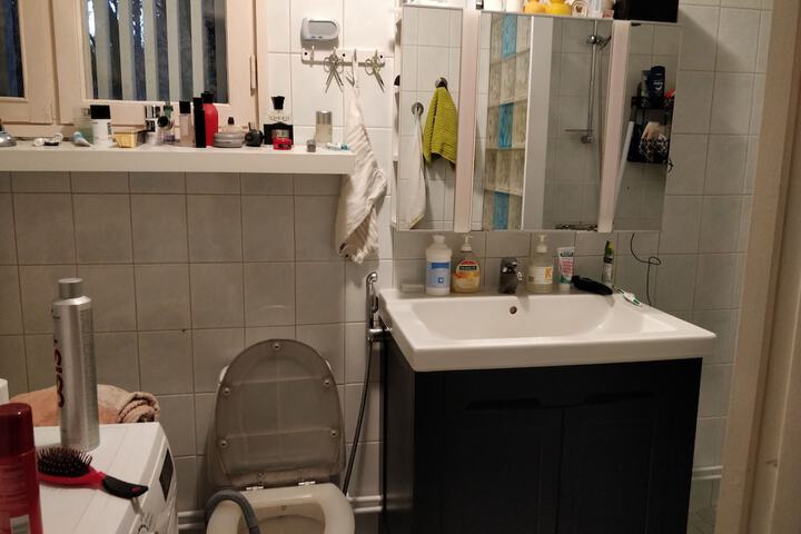 Room 7 of 8