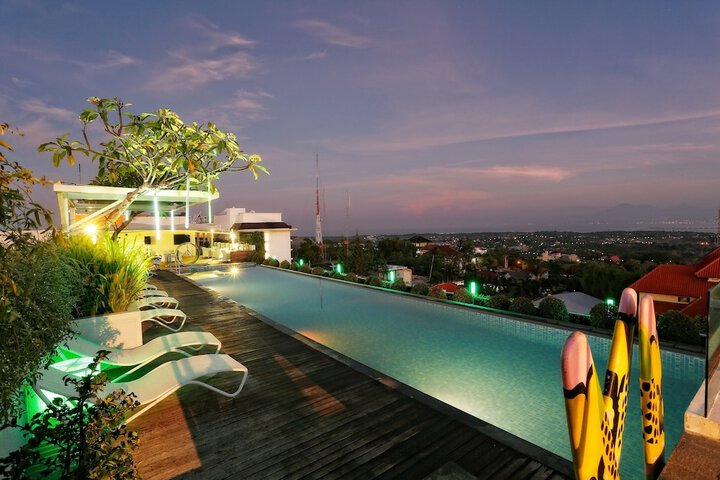 Pool Hotel
