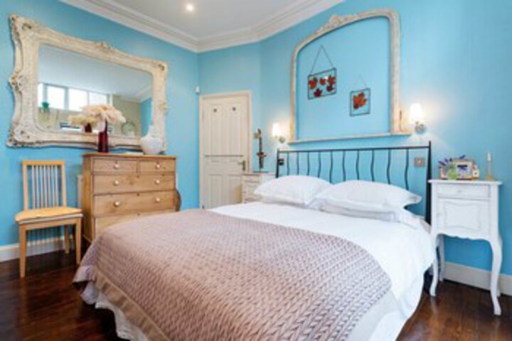 Room 14 of 18